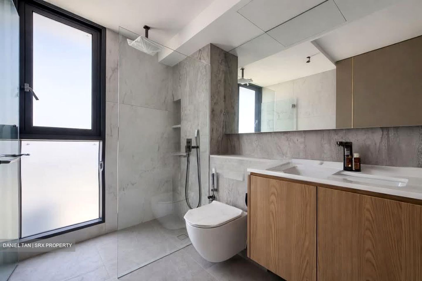 Florence Ville (D19), Terrace #574140181